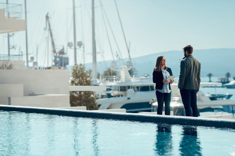 В Черногории упростят процедуру сезонной занятости в сфере туризма