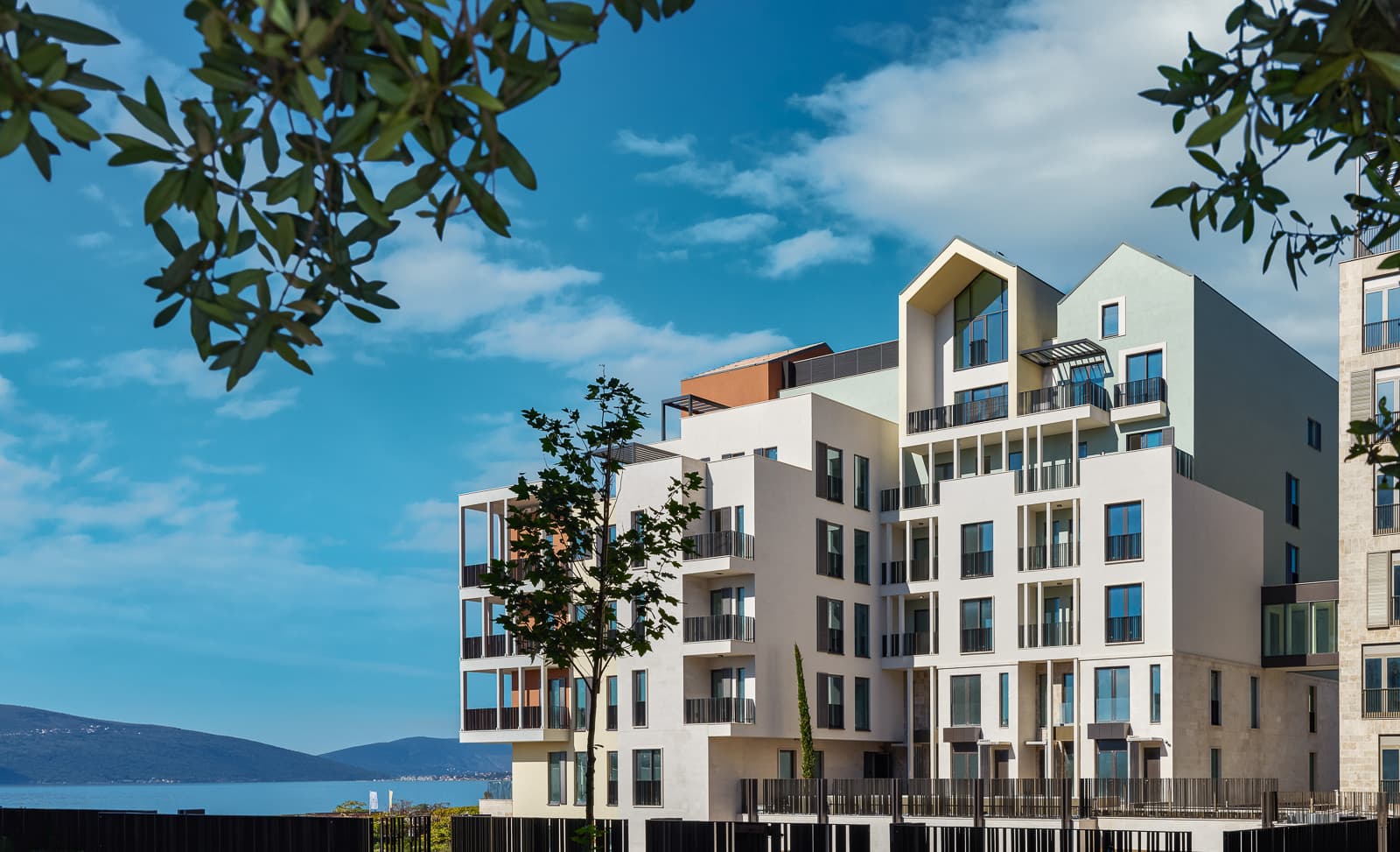 Booking и Airbnb должны будут зарегистрироваться в Черногории: государство узнает всех арендодателей