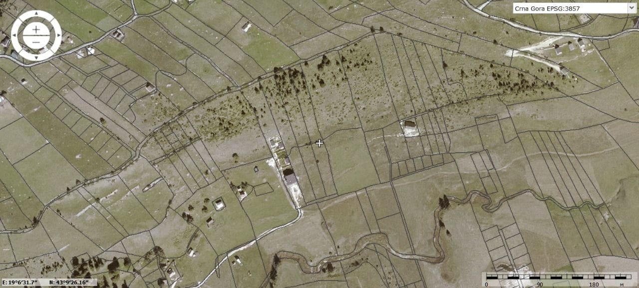 Cadastral map of a land plot for villa construction in Žabljak, Montenegro: top view of the site boundaries.