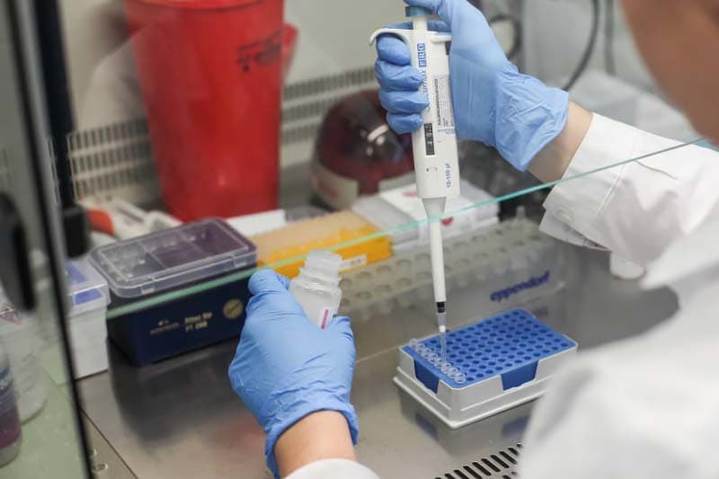 В Черногории полностью привили от коронавируса 40,7% взрослого населения