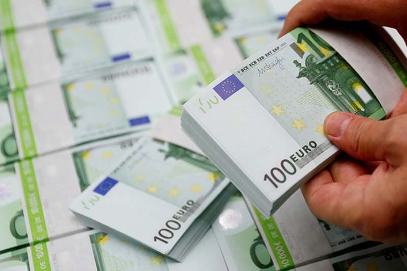 Жители Черногории смогут вложить деньги в государственные облигации: доходность свыше 3%