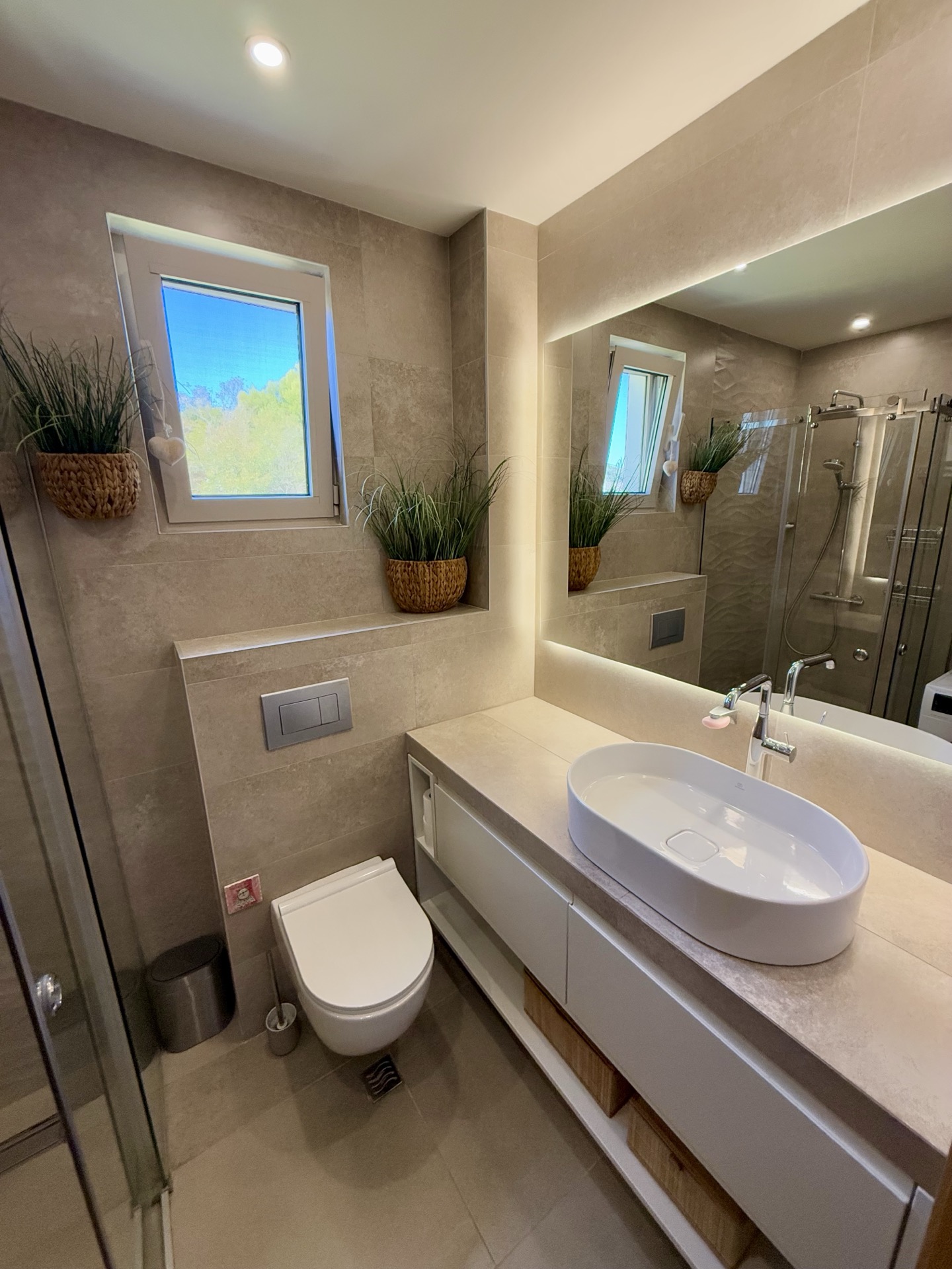 Bathroom — Apartments in Bečići