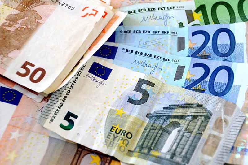 The average salary in Montenegro in February amounted to 706 euros