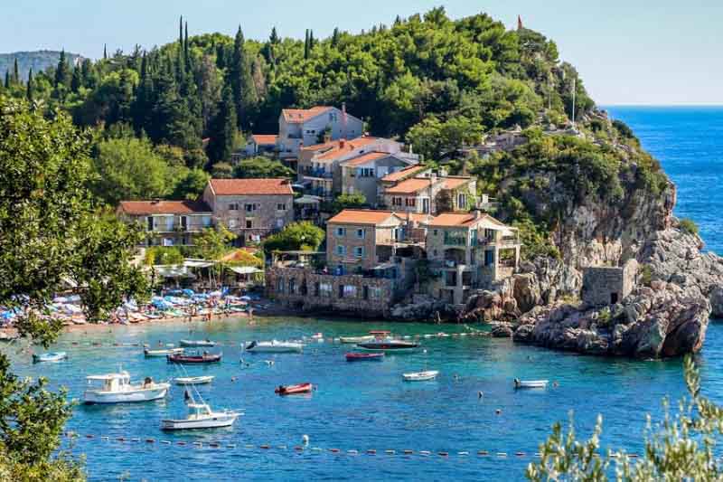 Around 10,000 PCR Tests for Foreign Tourists Have Been Conducted in Montenegro