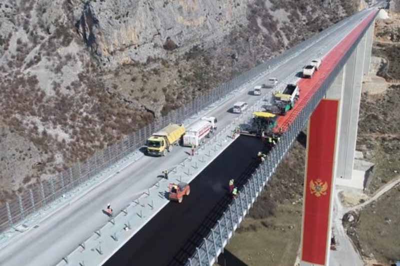 Asphalting Begins on the Moracica Bridge at a Height of 160 Meters