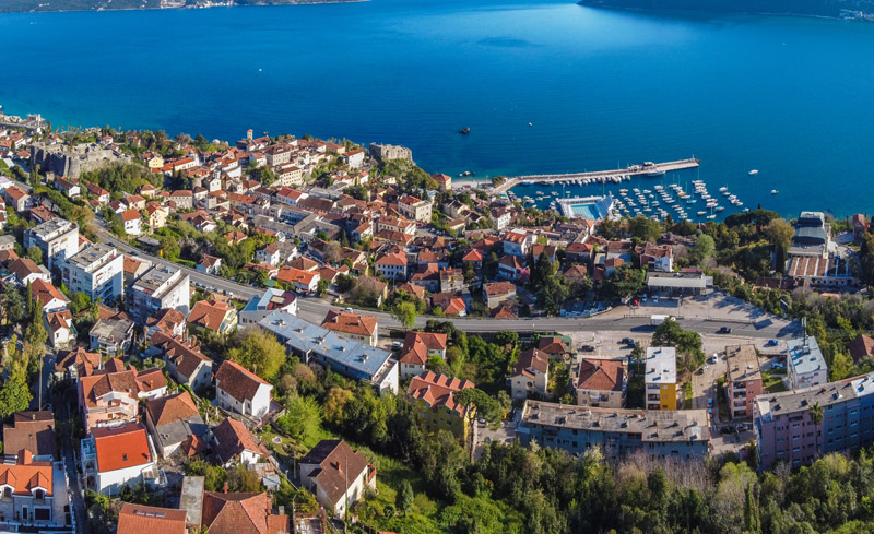 Montenegro Opens Its Borders to Citizens of Russia and Azerbaijan