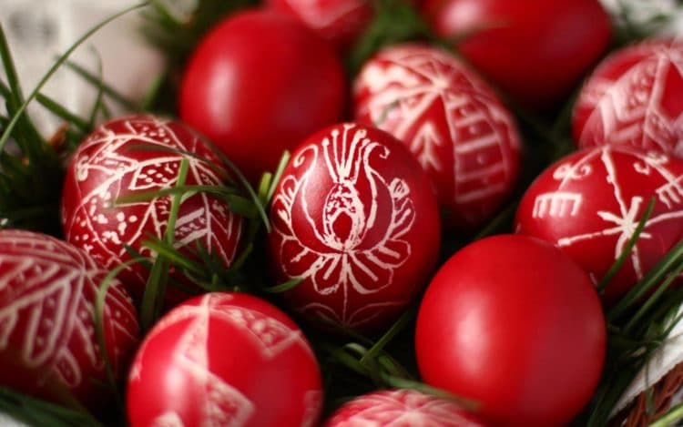 Easter in Montenegro: Features, Traditions, Comparison with Russian and European Customs | 2025