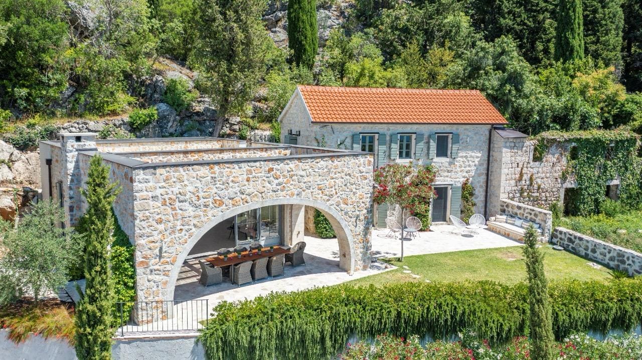 Villa in Herceg Novi No. 2326