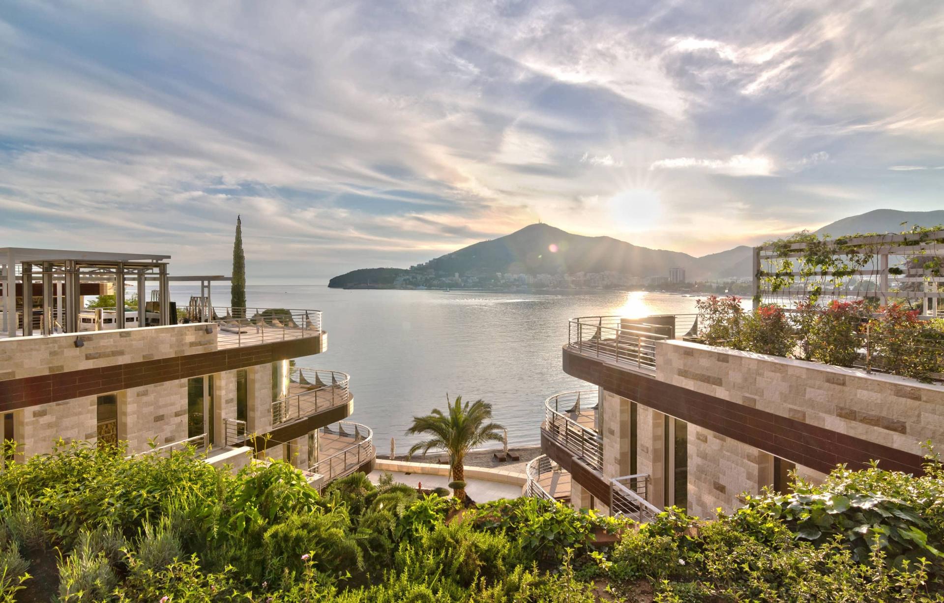 Residential complex in Budva No. 2184
