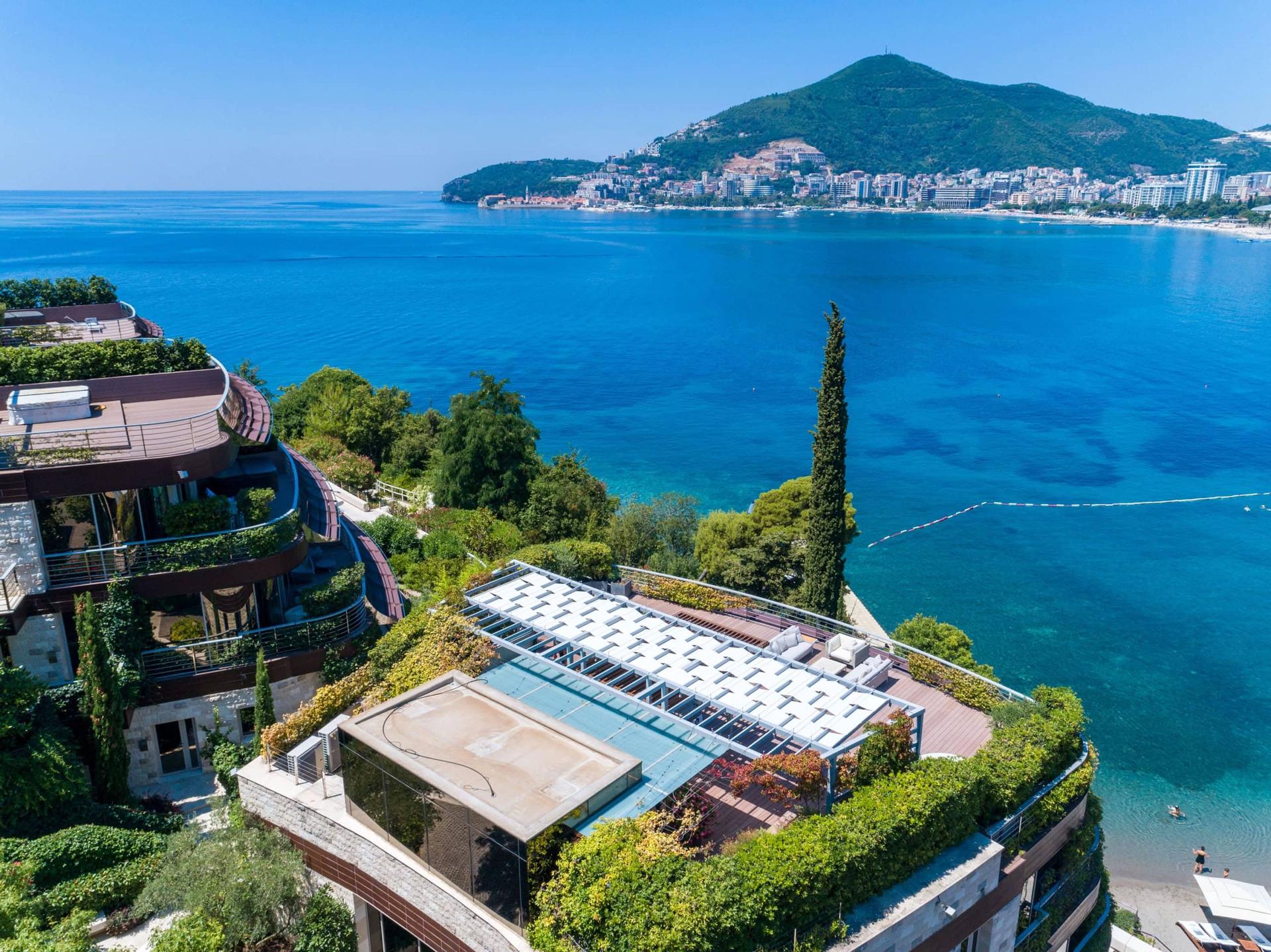 Residential complex in Budva No. 2184