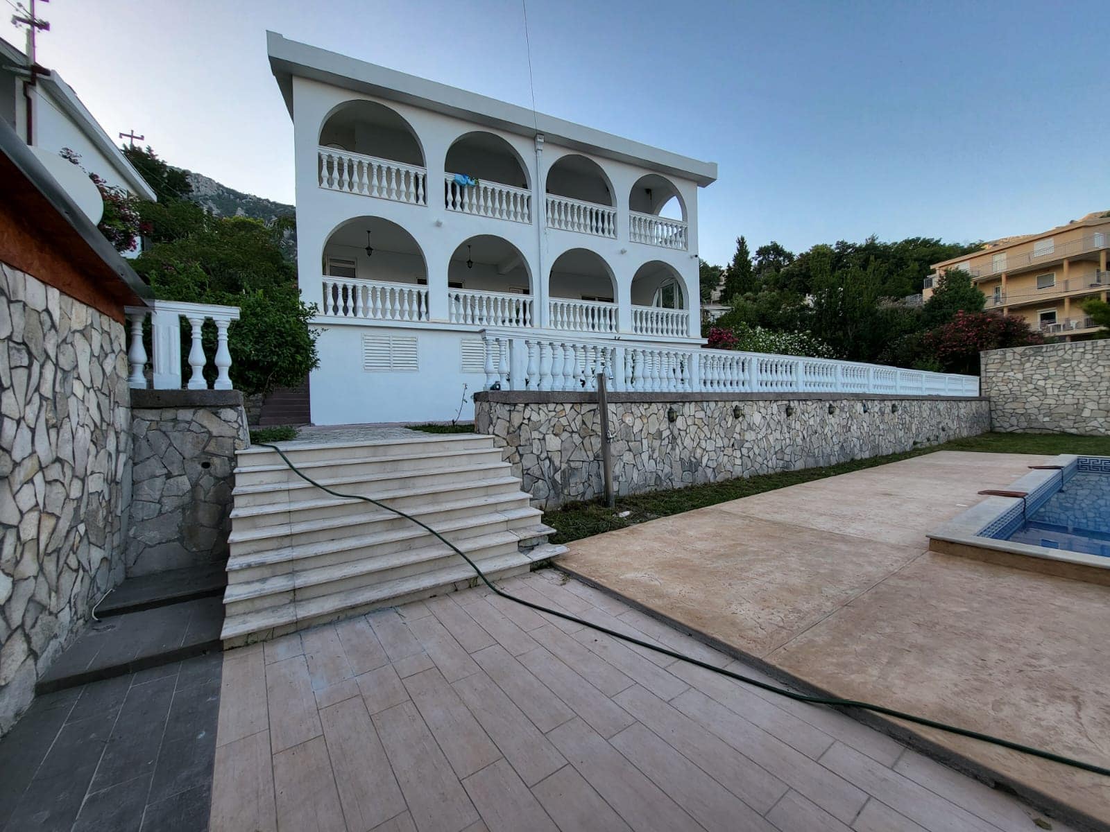 House in Zagradje No. 2158