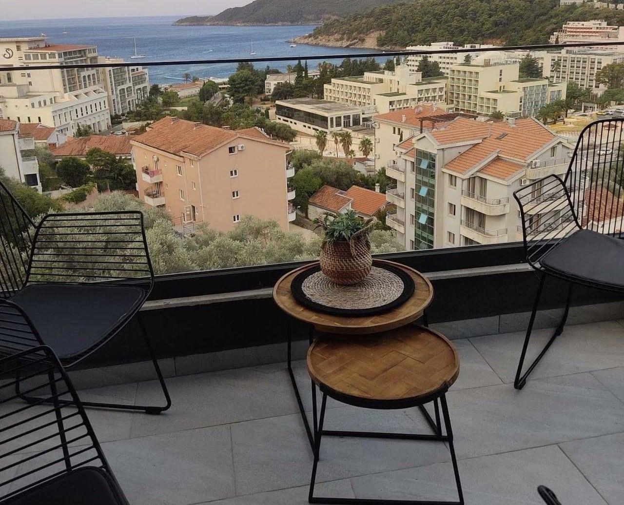Apartment in Bečići No. 2080