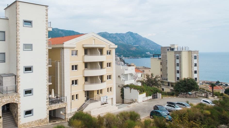 Apartments in Bečići No. 2075