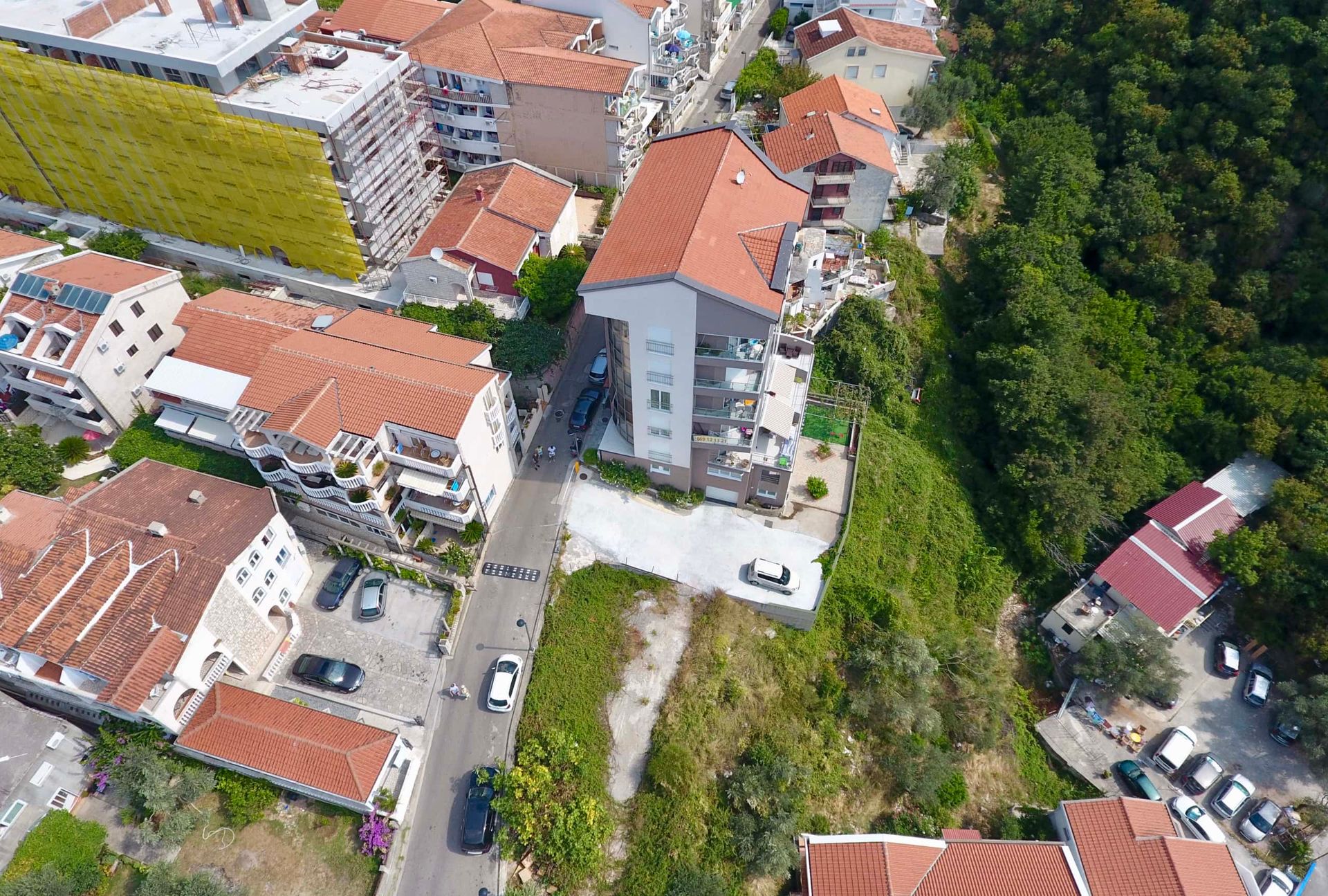 Land Plot in Bečići No. 2052