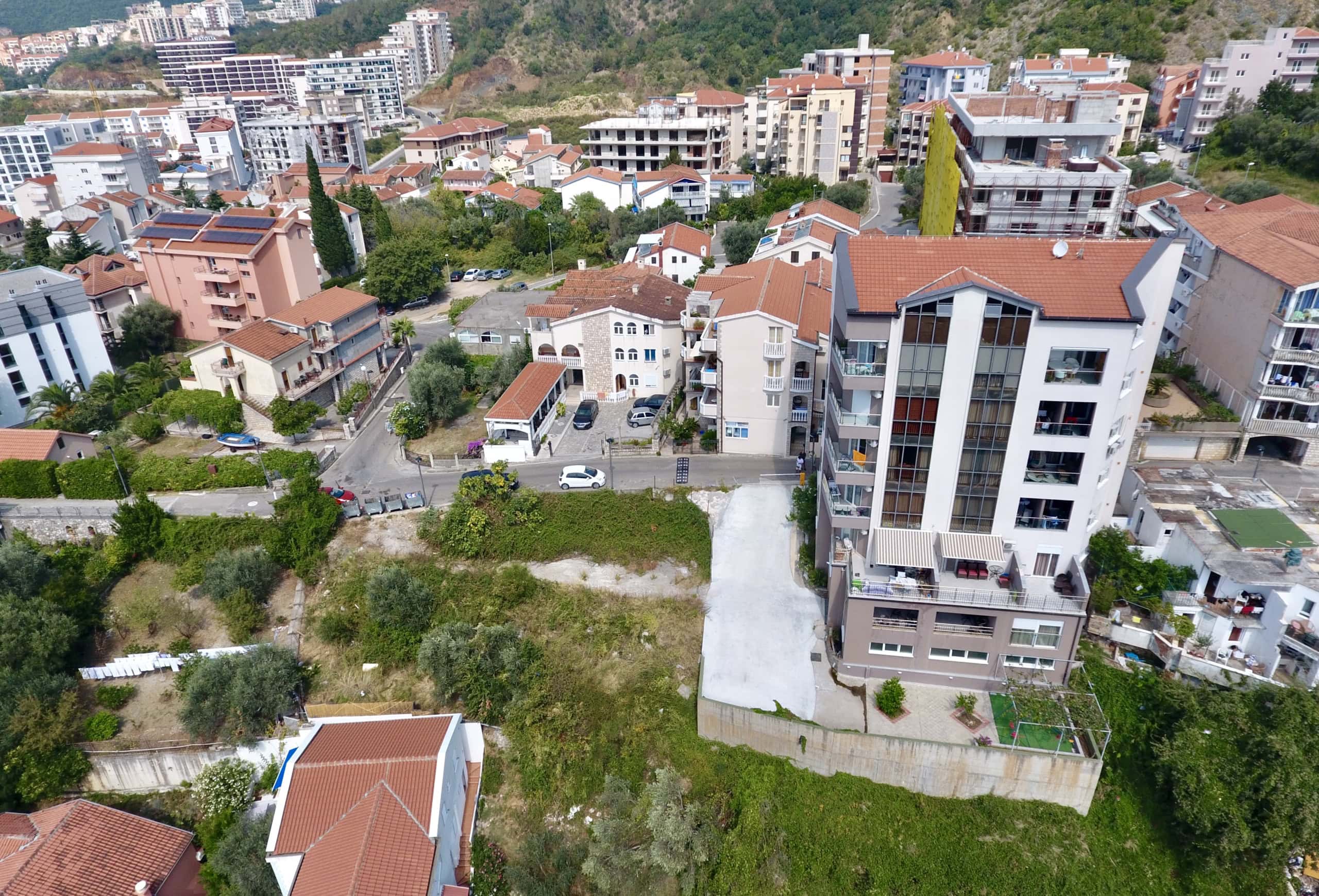 Land Plot in Bečići No. 2052