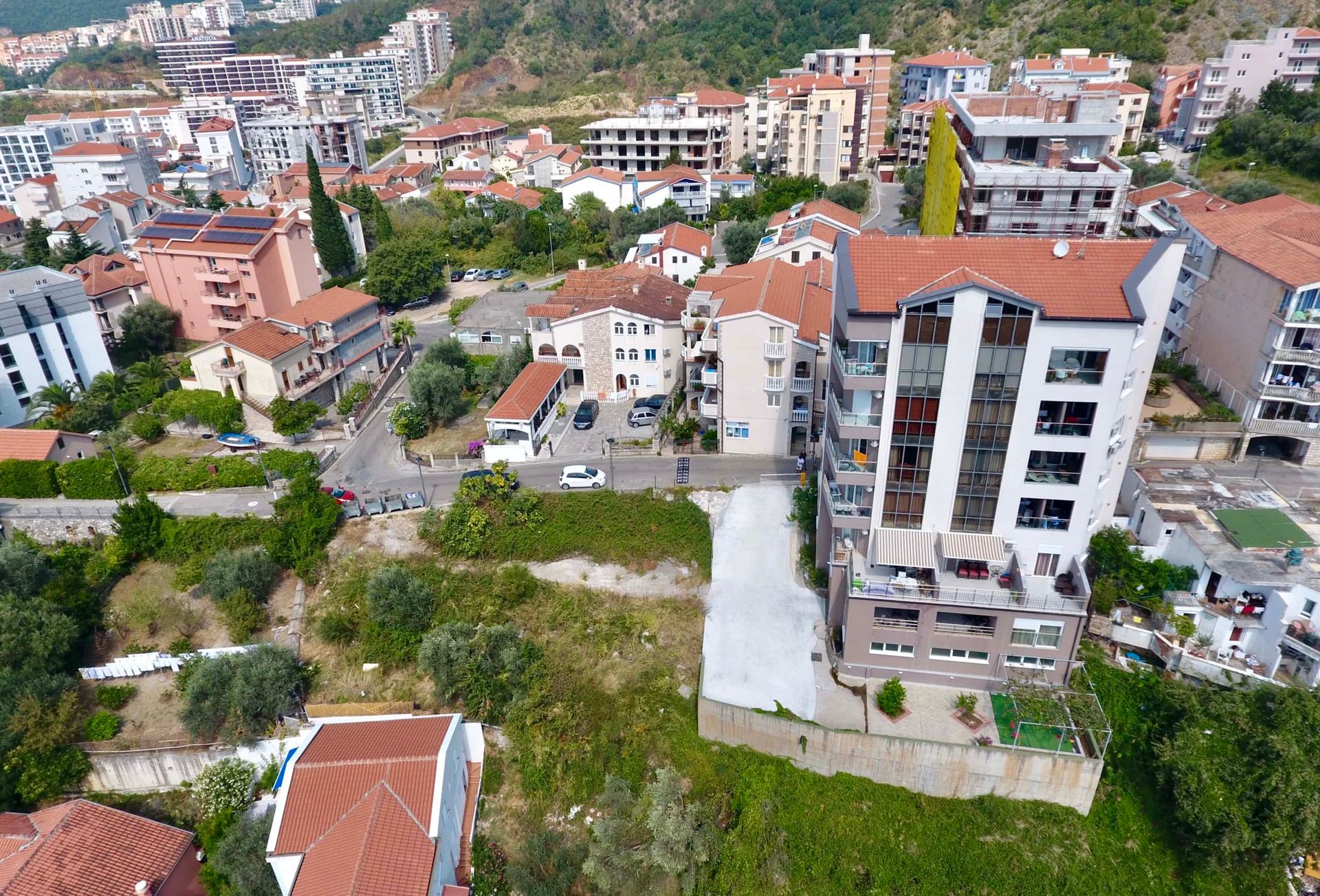 Land Plot in Bečići No. 2052