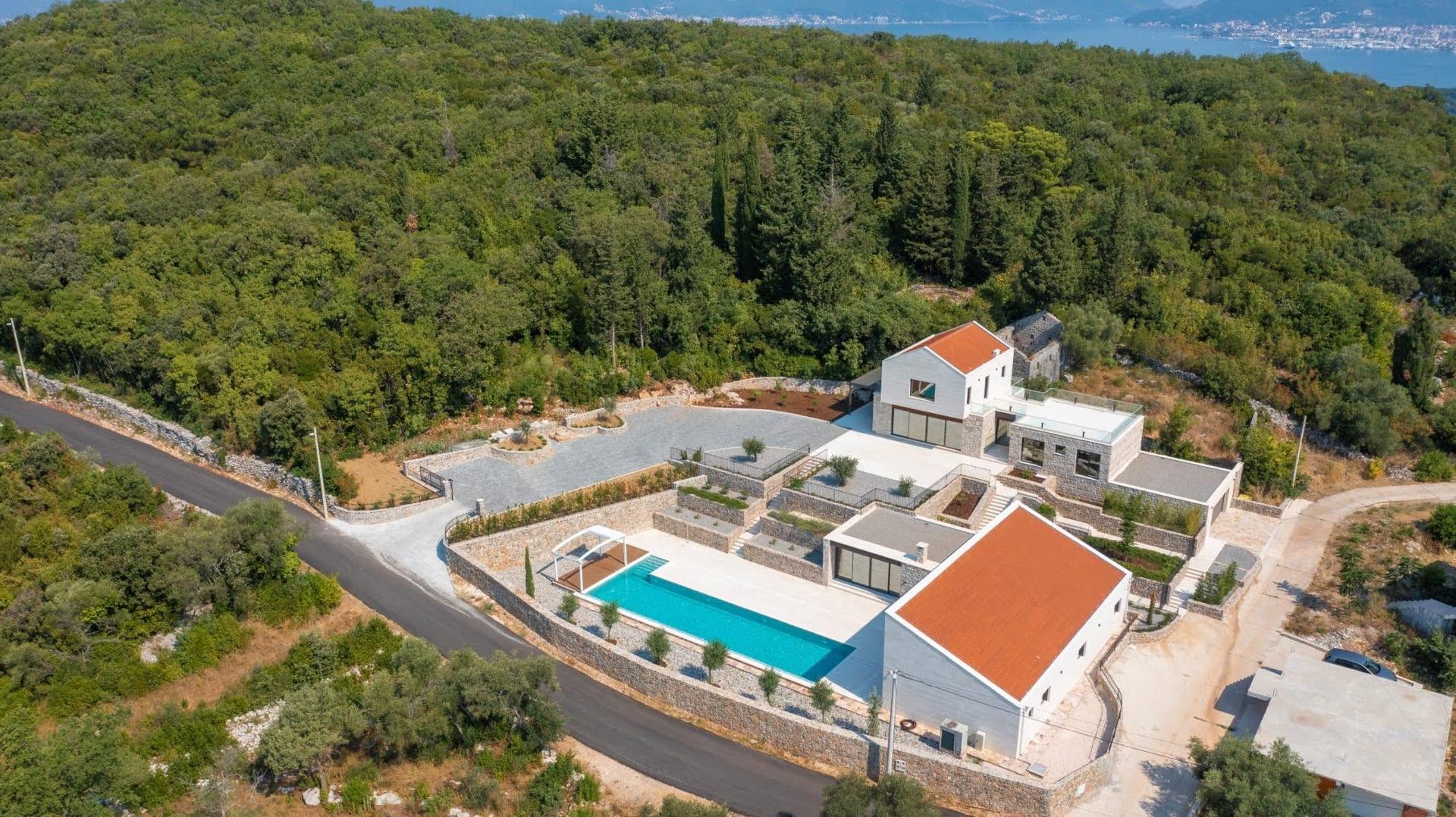 Villa Complex in Tivat No. 2014