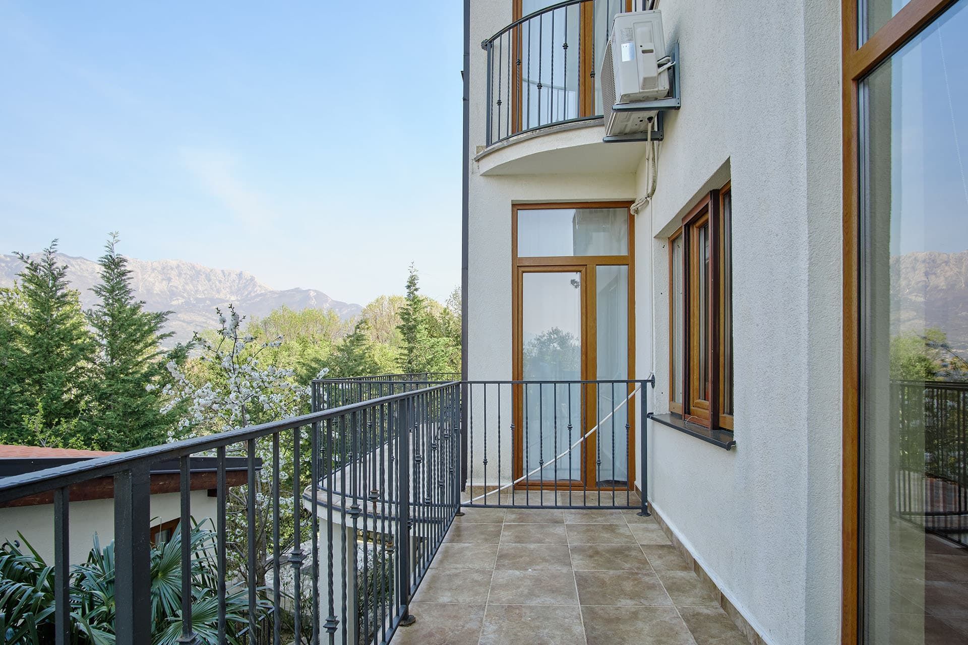 Balcony — Houses in Bigovo