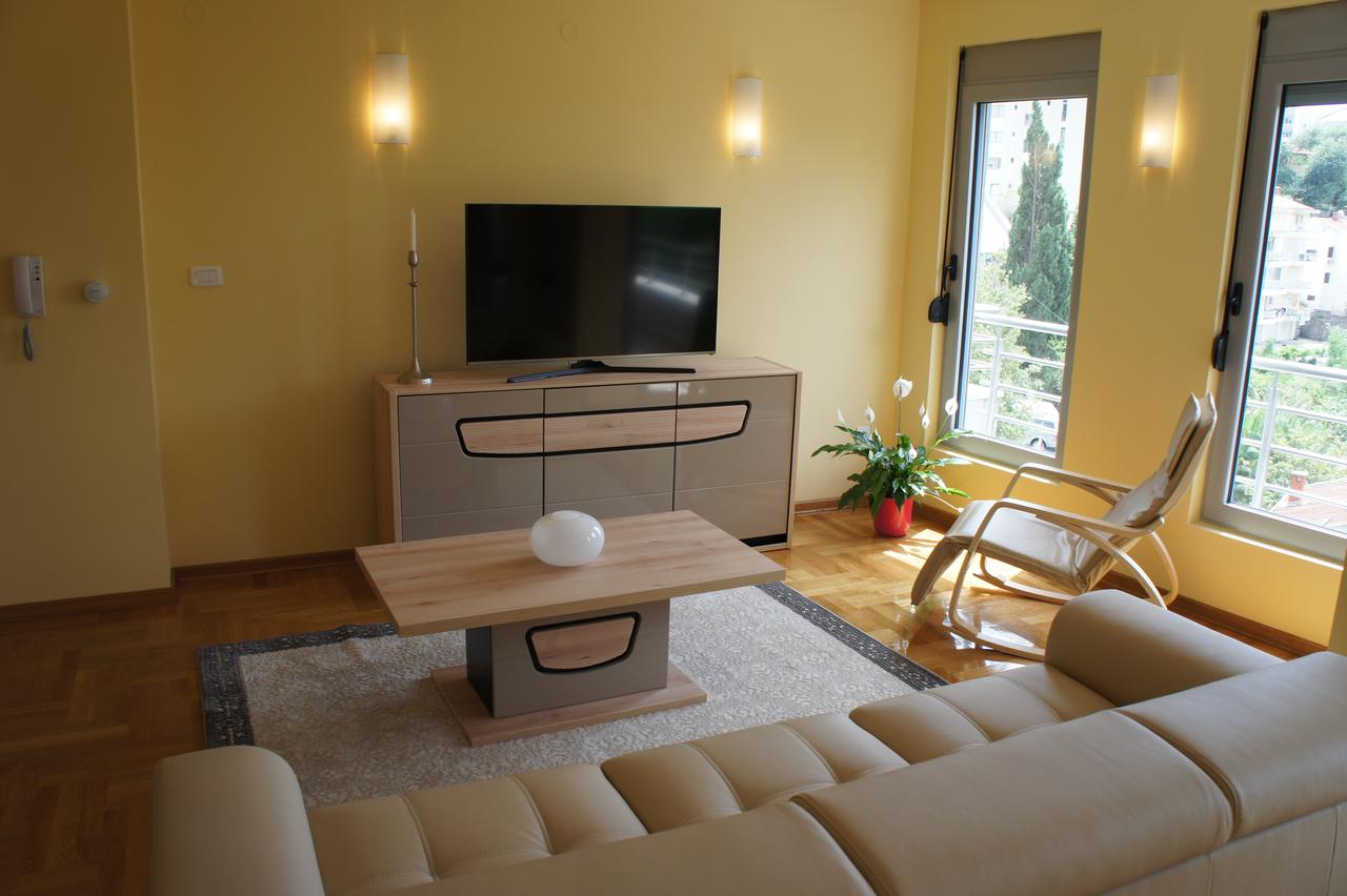Living room — Apartments in Bečići