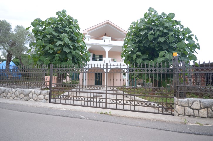 House in Krašići No. 1502