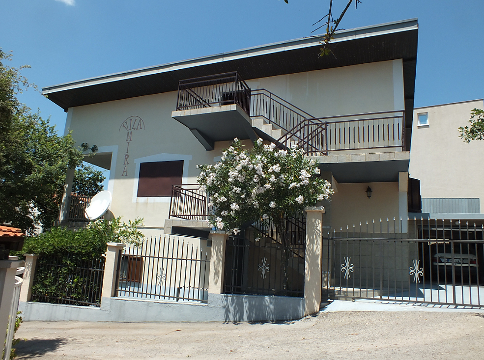 House in Bar No. 1349
