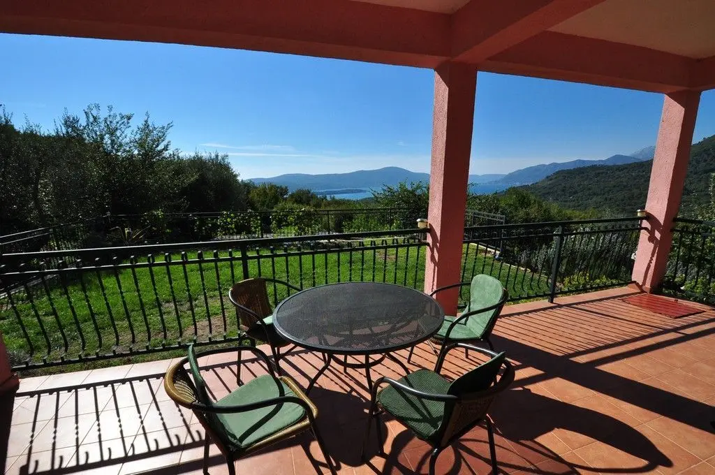 Villa in Tivat No. 1294
