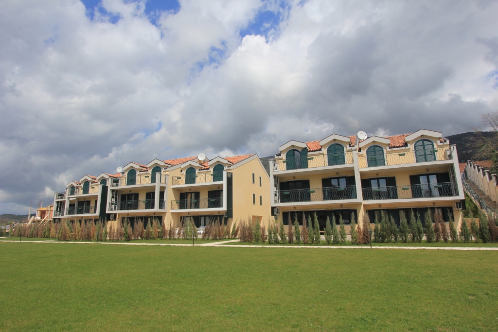 Townhouses in Lastva No. 664