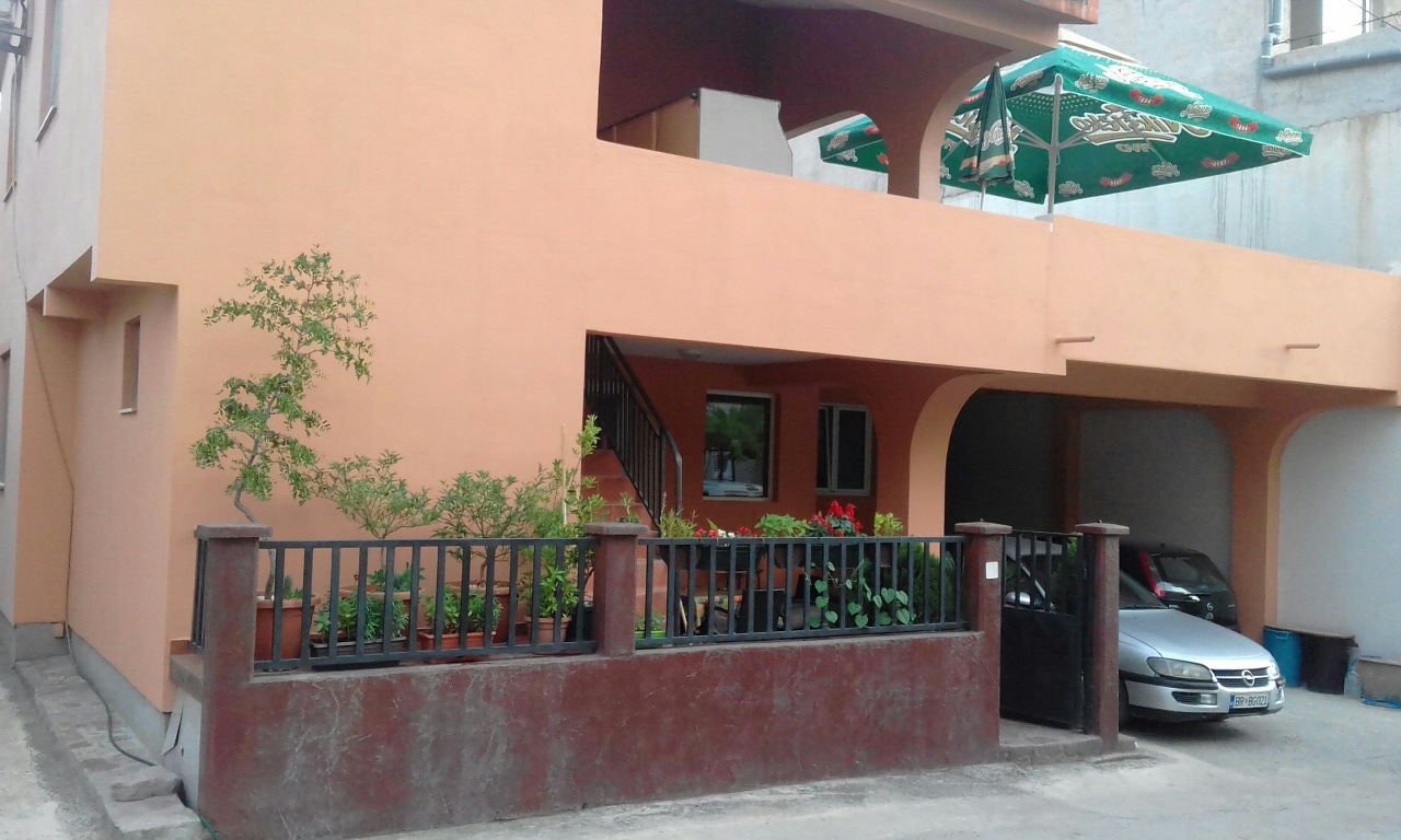 House in Shushan No. 402