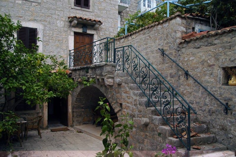 House in Rafailovići No. 377