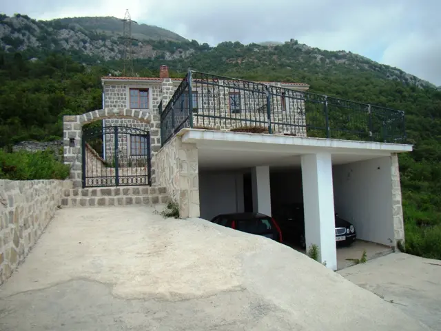 House in Petrovac No. 324
