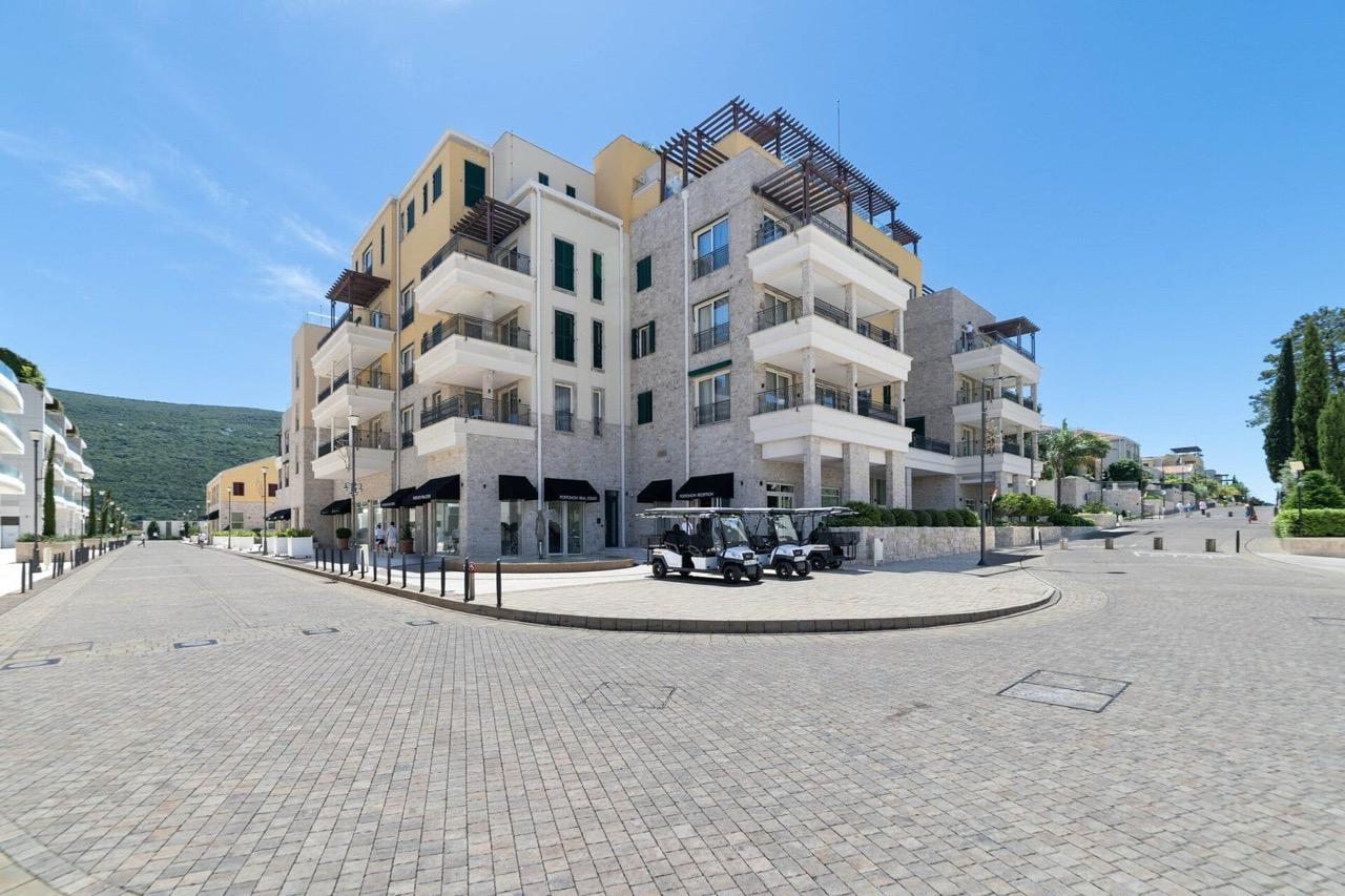 Apartment in Portonovi No. 4006