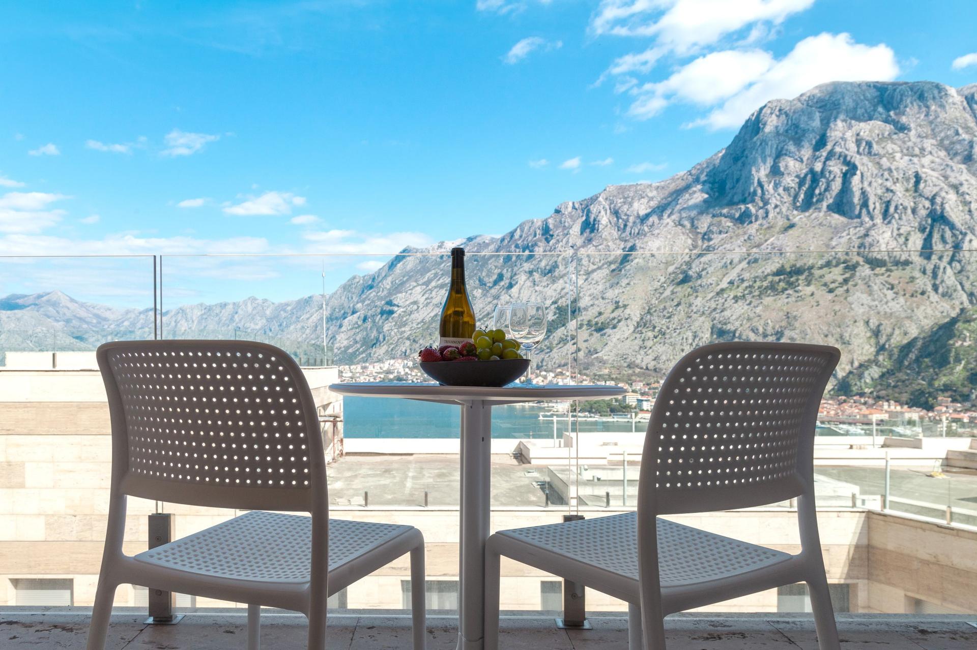 Apartment in Kotor No. 2549
