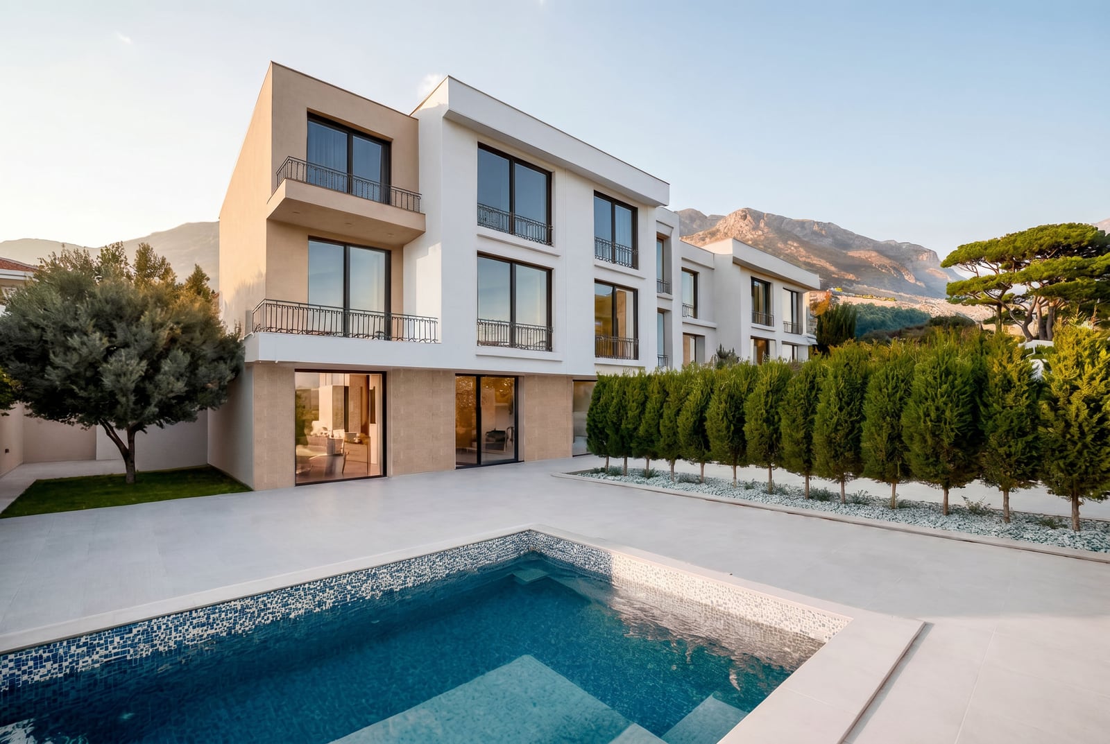 Blizikuce Hills - Pool Residences