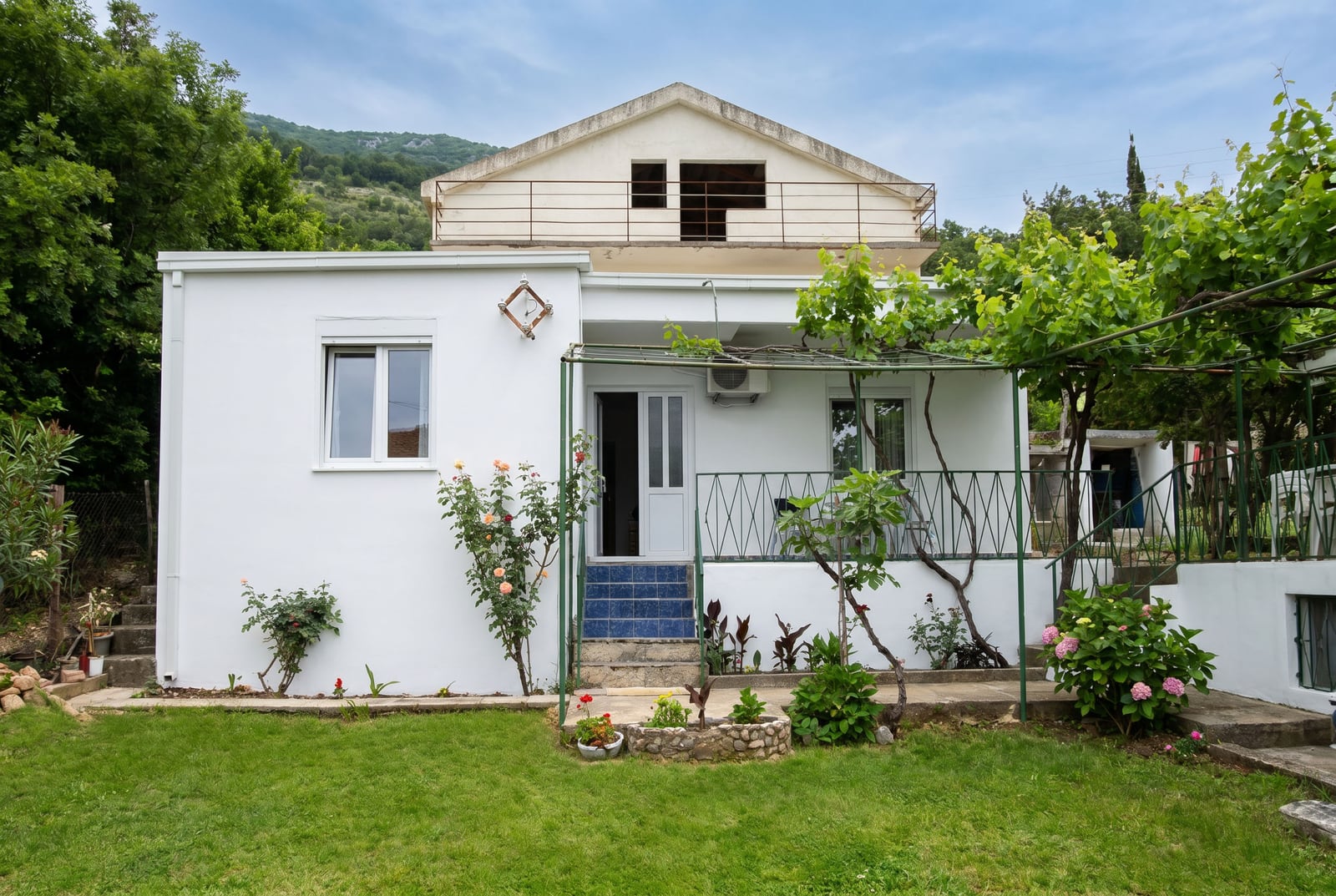 House in Sutomore No. 1625