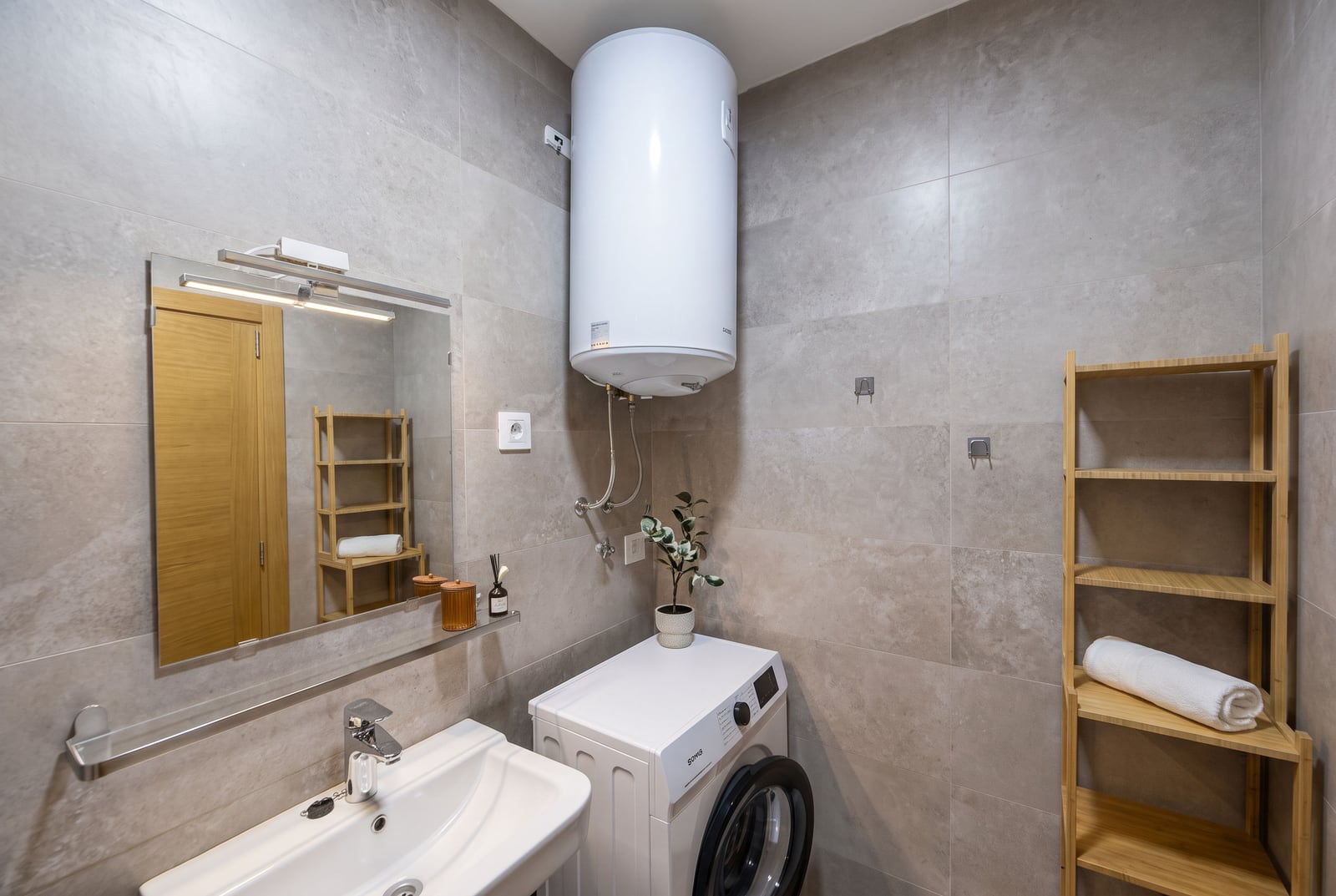 Bathroom — Apartments in Bečići