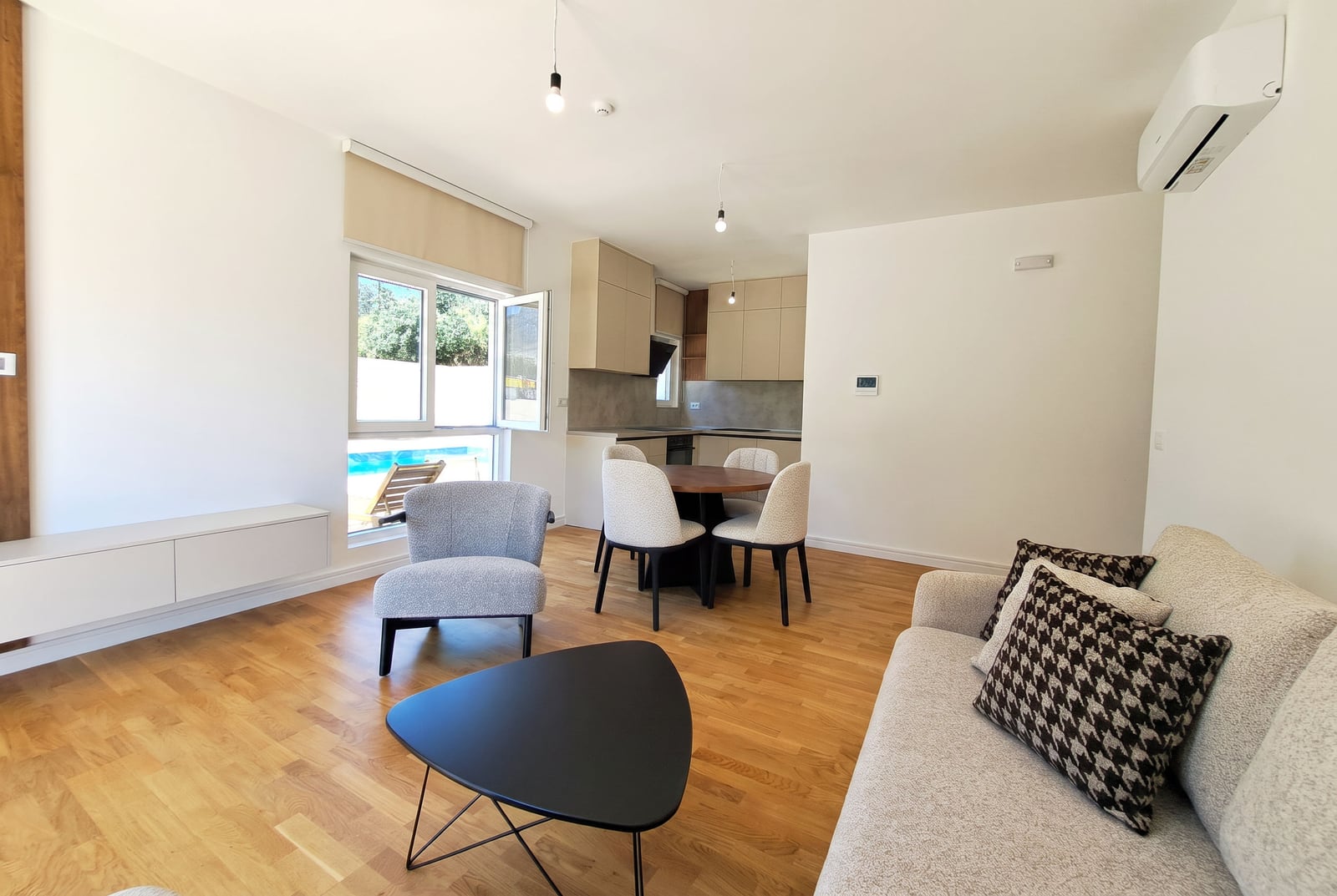 Living Room — Apartments in Sutomore