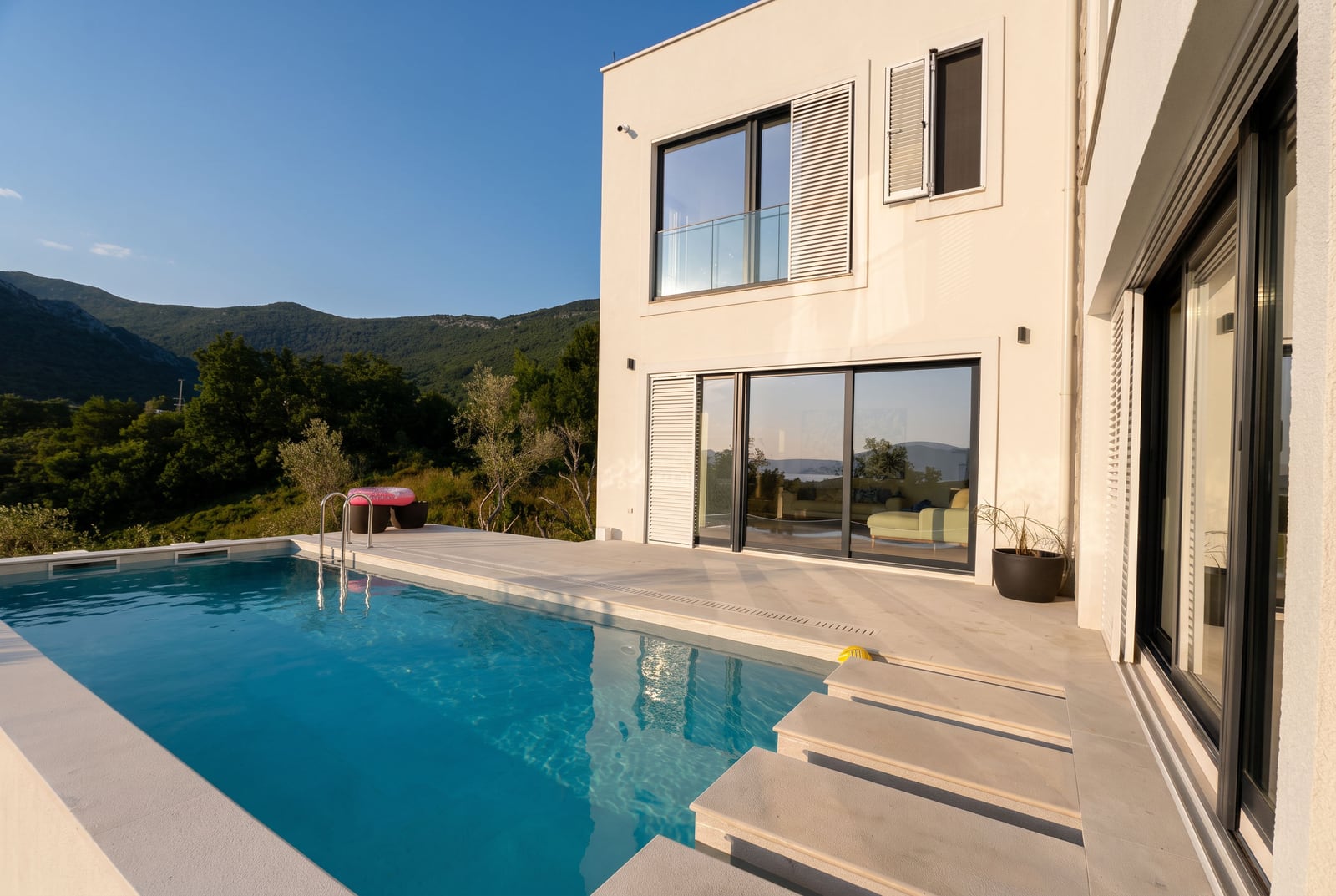 Pool — Villas in Kavač