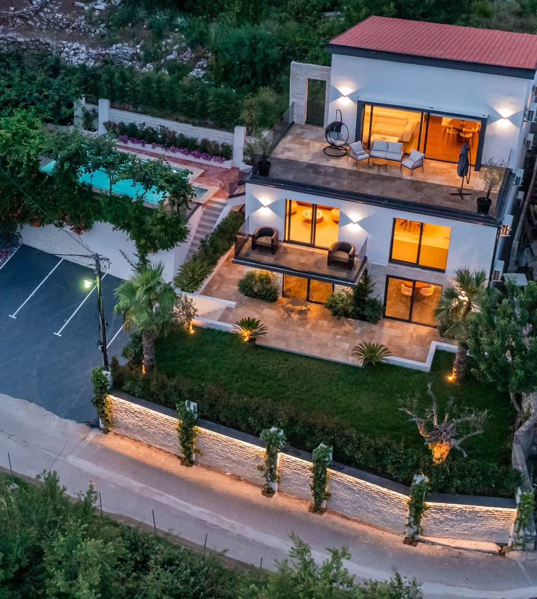 Villa in Budva No. 2669