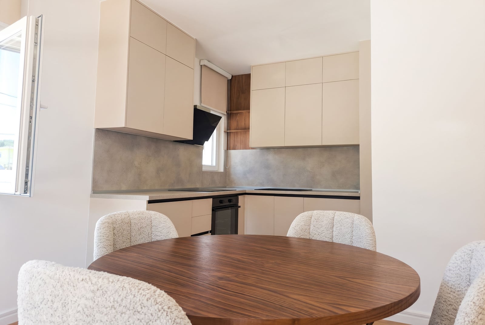 Kitchen — Apartments in Sutomore