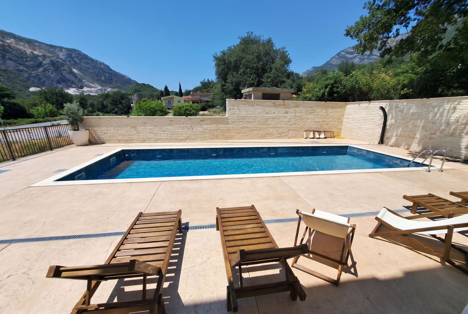 Pool — Apartments in Sutomore
